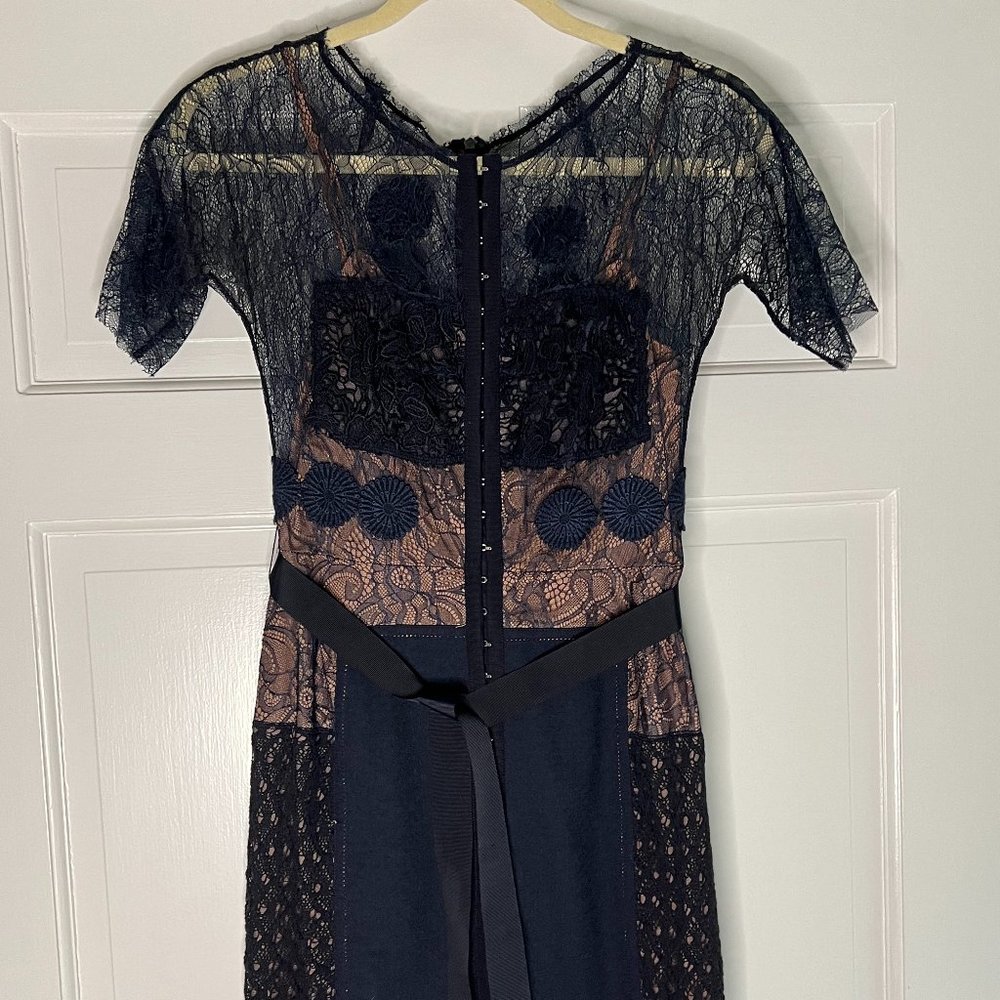 Beguile by Byron‎ Lars Navy Blue Carissima Crochet Lace Sheath Dress Size 2